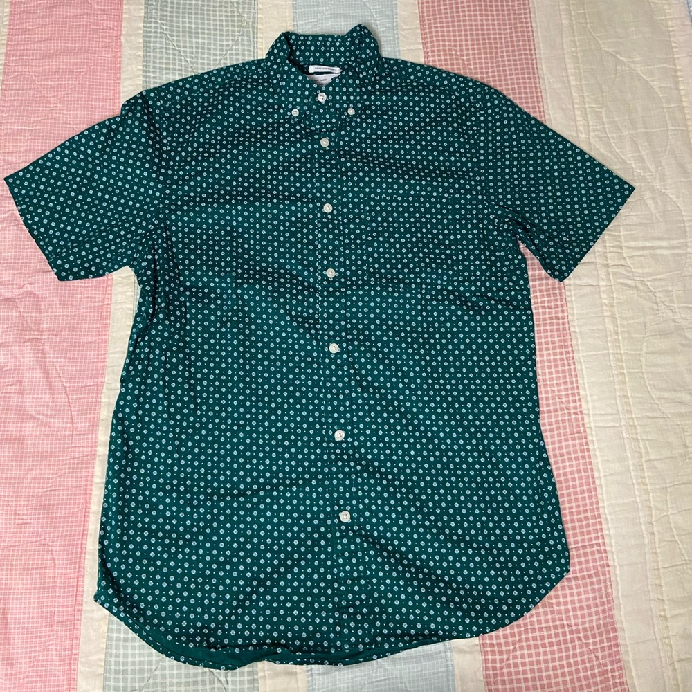 Old Navy Classic Slim fit shirt size small